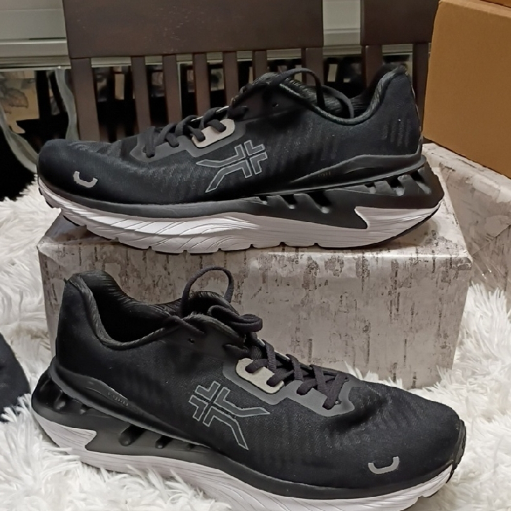Kuru Cloud Triple Max Ion Men's Sz 11 M Orthopedic Black Running Shoes $189